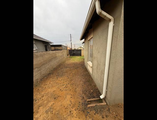 2 BEDROOM HOUSE FOR SALE IN PALM SPRINGS